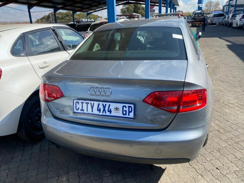 
								2010 AUDI A4 1.8T full									