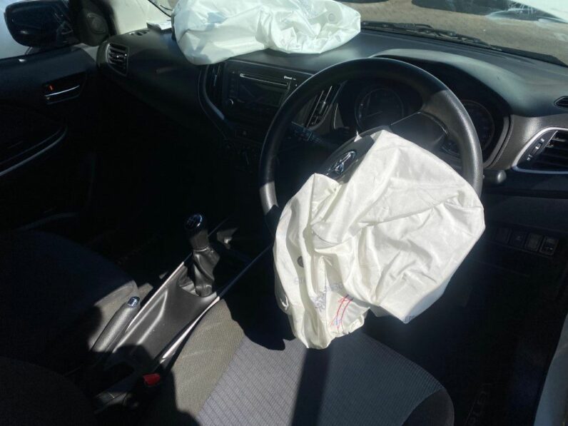 
								2022 TOYOTA STARLETT 1.4 Xi full									