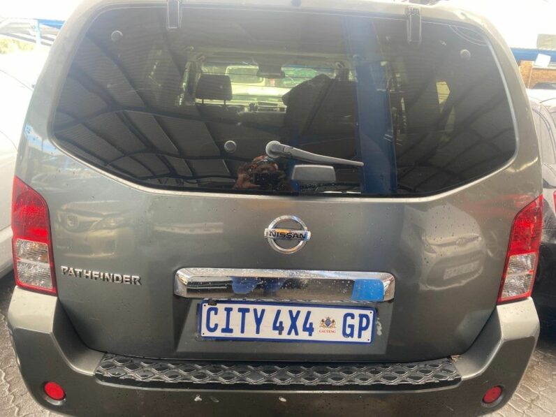
								2006 NISSAN PATHFINDER 2.5 DCi full									
