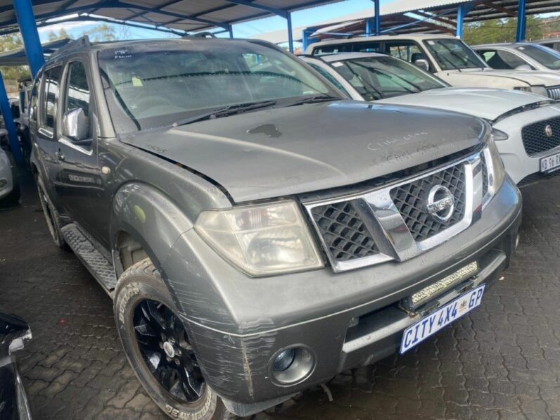 
								2006 NISSAN PATHFINDER 2.5 DCi full									