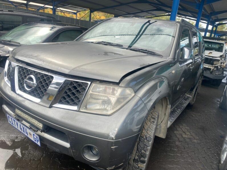 
								2006 NISSAN PATHFINDER 2.5 DCi full									