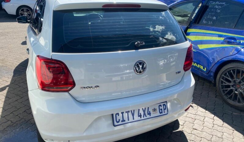 
								2015 VW POLO full									