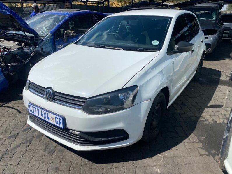 
								2015 VW POLO full									