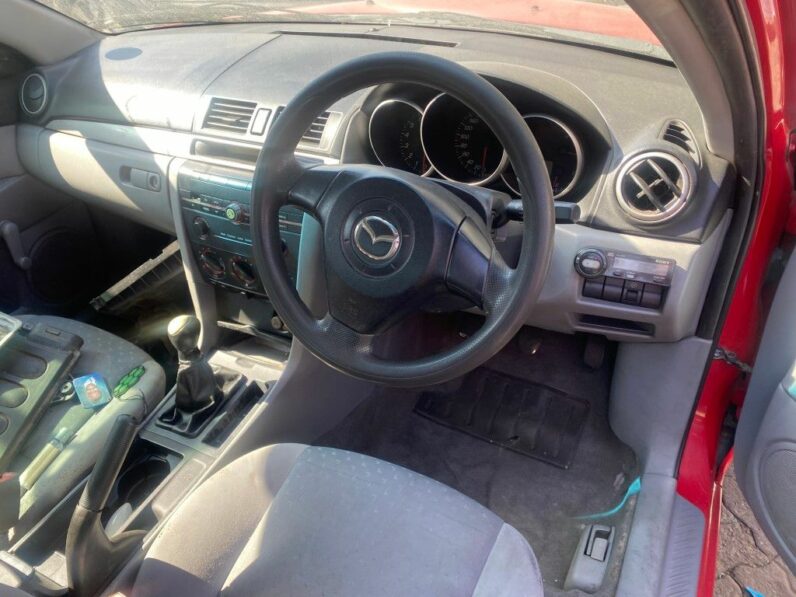 
								2005 MAZDA 3 full									