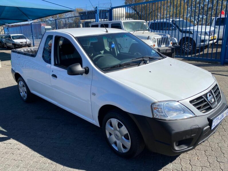 
								2015 NISSAN NP200 full									