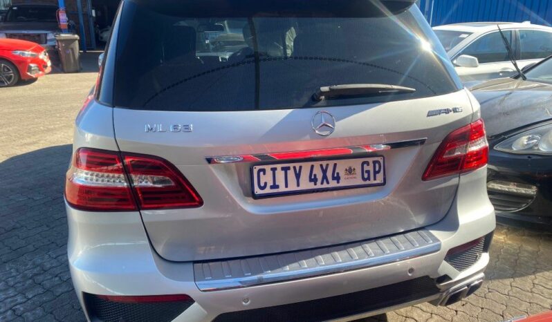 
								2013 MERCEDES BENZ ML63 AMG full									