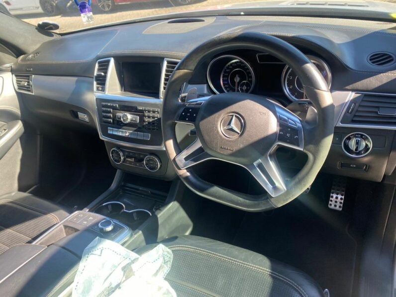 
								2013 MERCEDES BENZ ML63 AMG full									