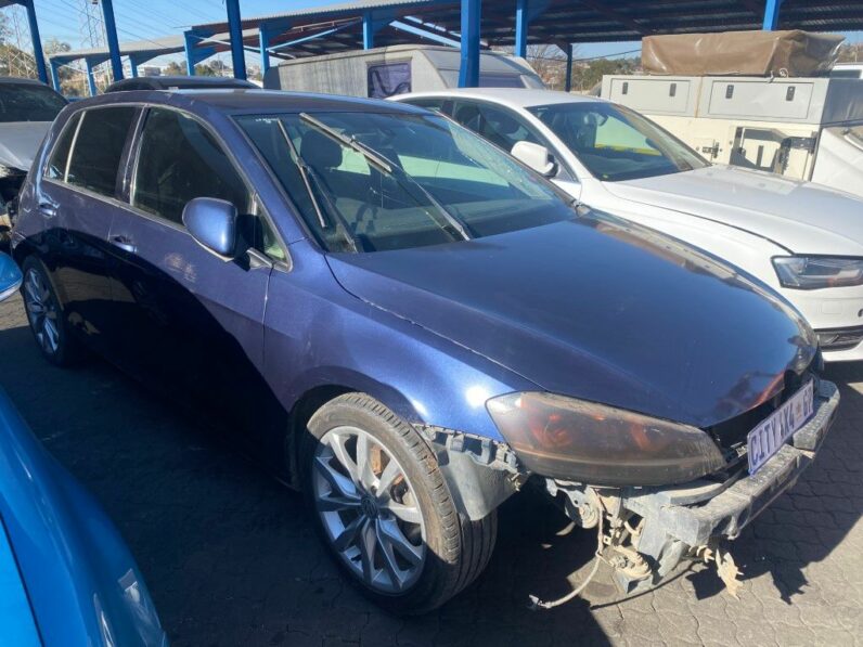 
								2014 VW GOLF VII 1.4 TSI HIGHLIN full									