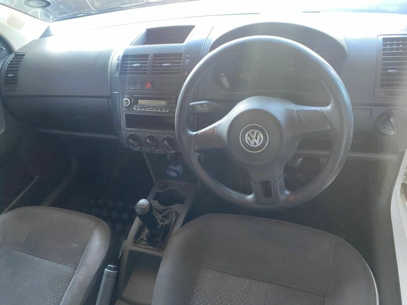 
								2012 VW POLO full									