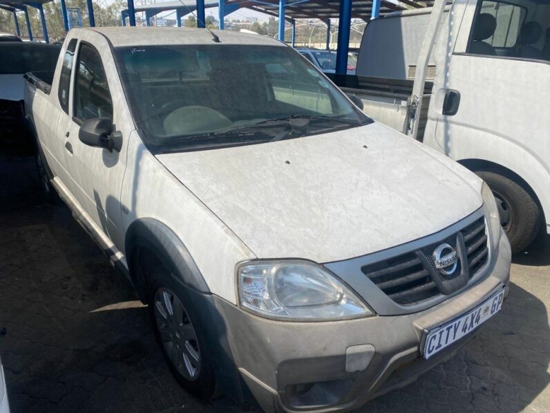 
								2013 NISSAN NP200 full									