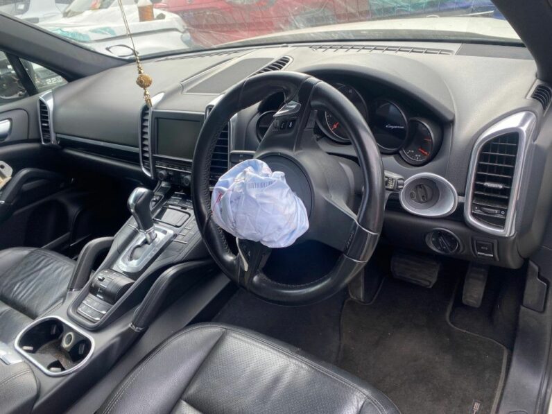 
								2011 PORSCHE CAYENNE full									