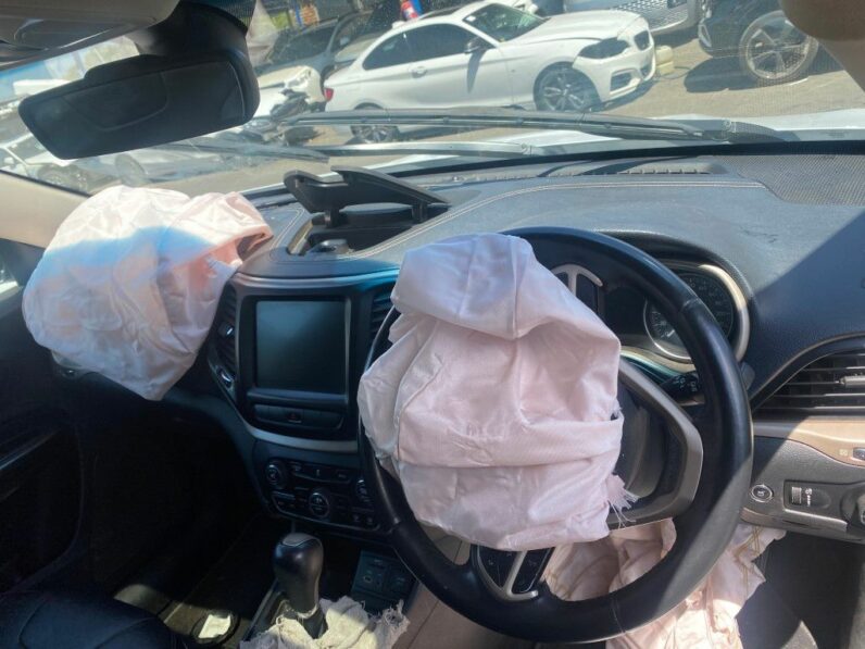 
								2014 JEEP CHEROKEE 3.2 full									
