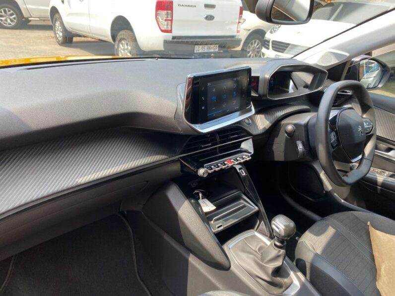 
								2022 PEUGEOT 208 full									