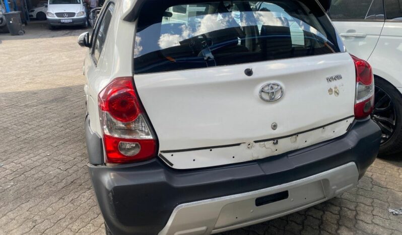 
								2015 TOYOTA ETIOS CROSS 1.5 XS full									