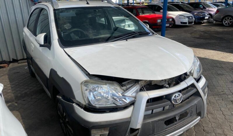 
								2015 TOYOTA ETIOS CROSS 1.5 XS full									