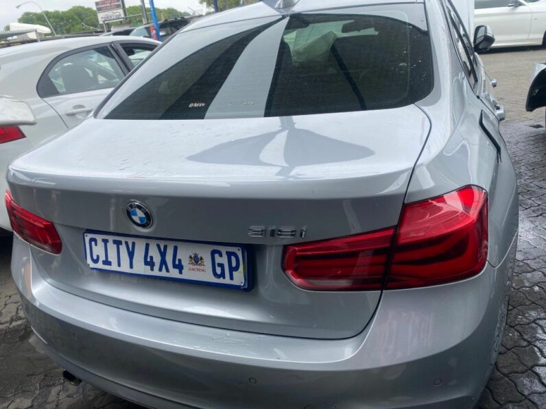 
								2019 BMW 318i full									