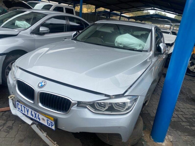 
								2019 BMW 318i full									