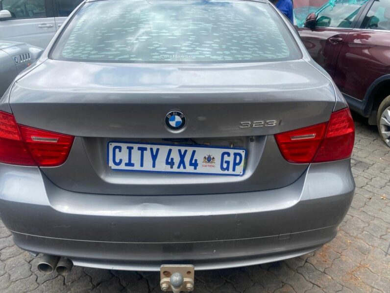 
								2009 BMW 323i full									