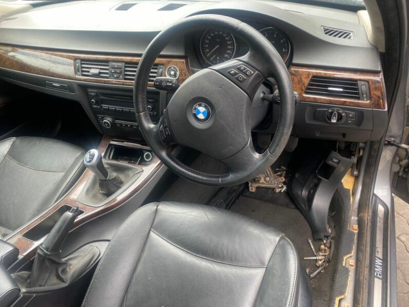 
								2009 BMW 323i full									