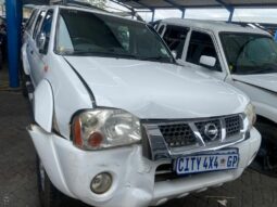 2014 NISSAN NP300