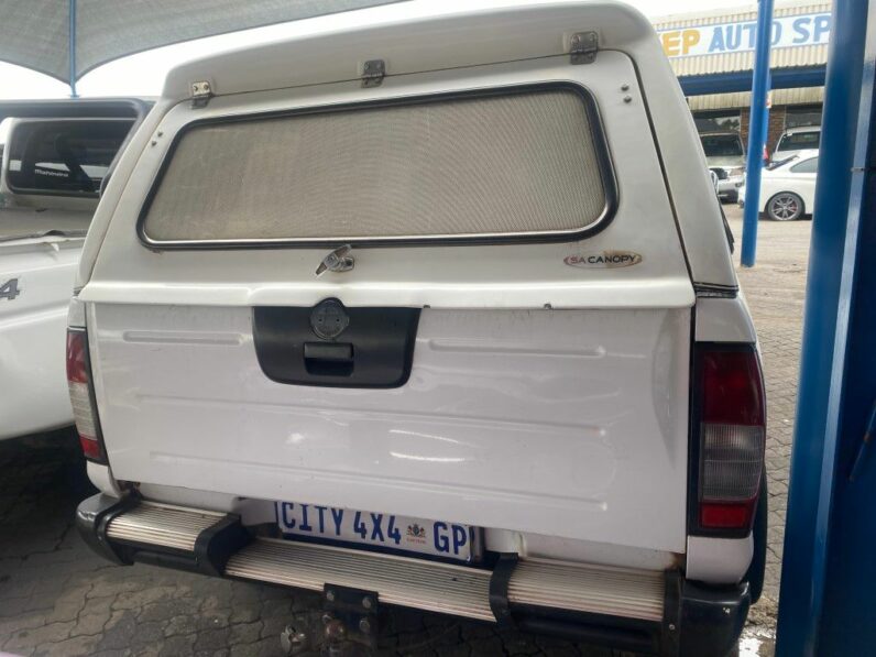 
								2014 NISSAN NP300 full									