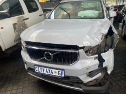 2020 VOLVO XC40