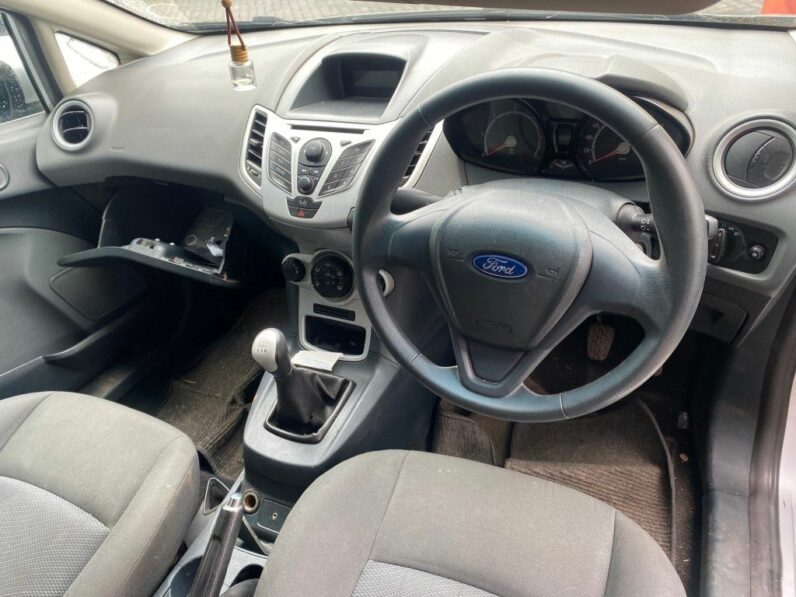 
								2011 FORD FIESTA full									