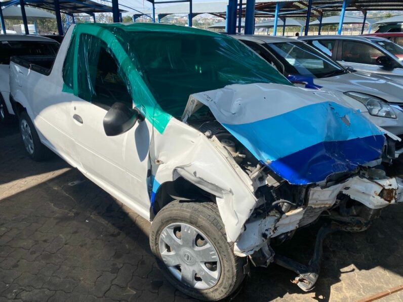 
								2019 NISSAN NP200 full									