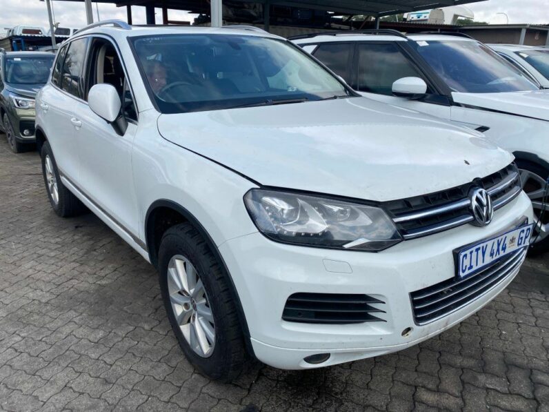 
								2013 VW TOUARAG 3.0 V6 full									