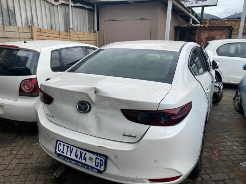 
								2020 MAZDA 3 full									