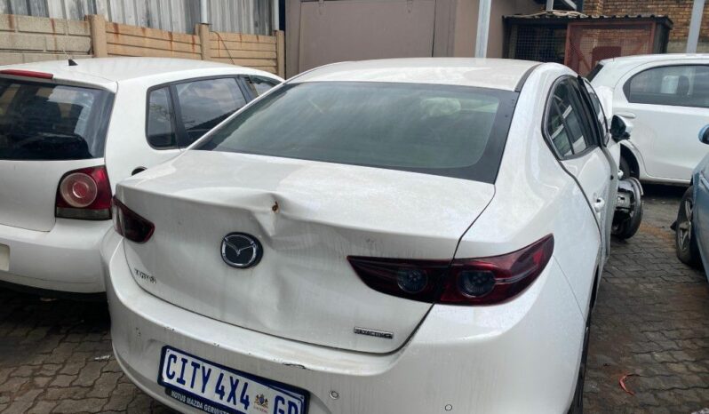 
								2020 MAZDA 3 full									