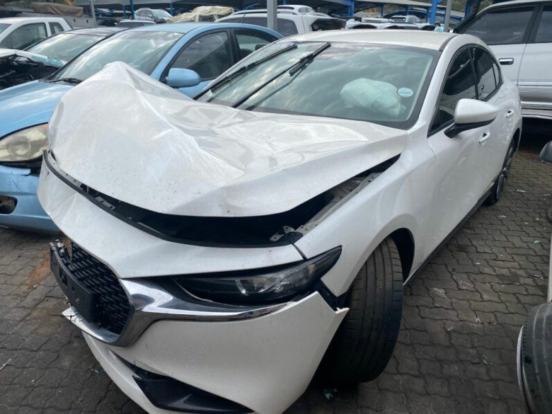 
								2020 MAZDA 3 full									