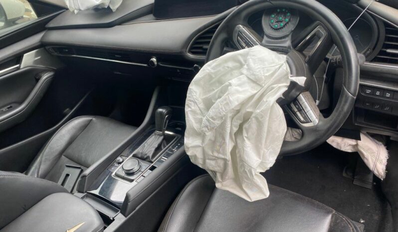 
								2020 MAZDA 3 full									