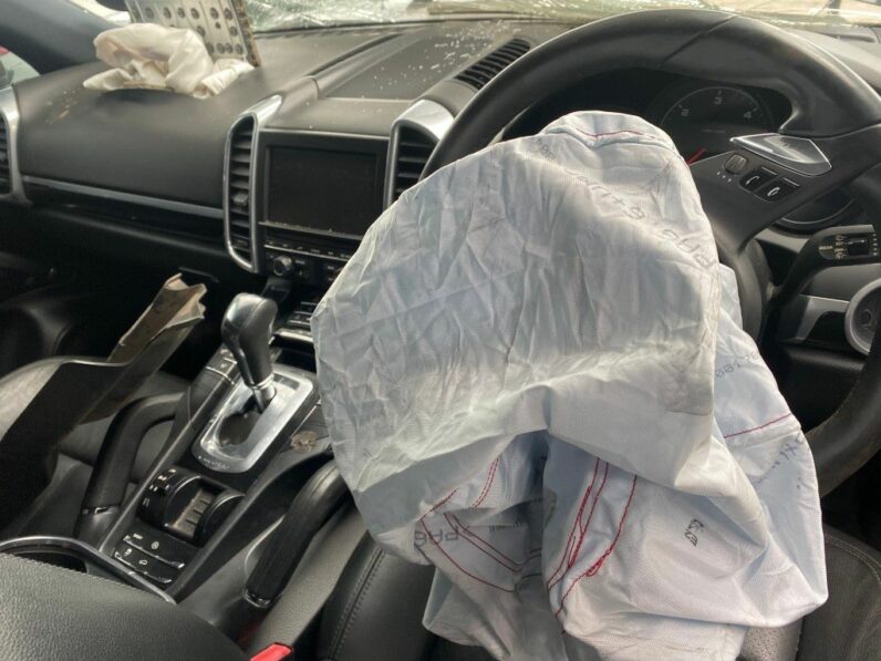 
								2012 PORSCHE CAYENNE full									
