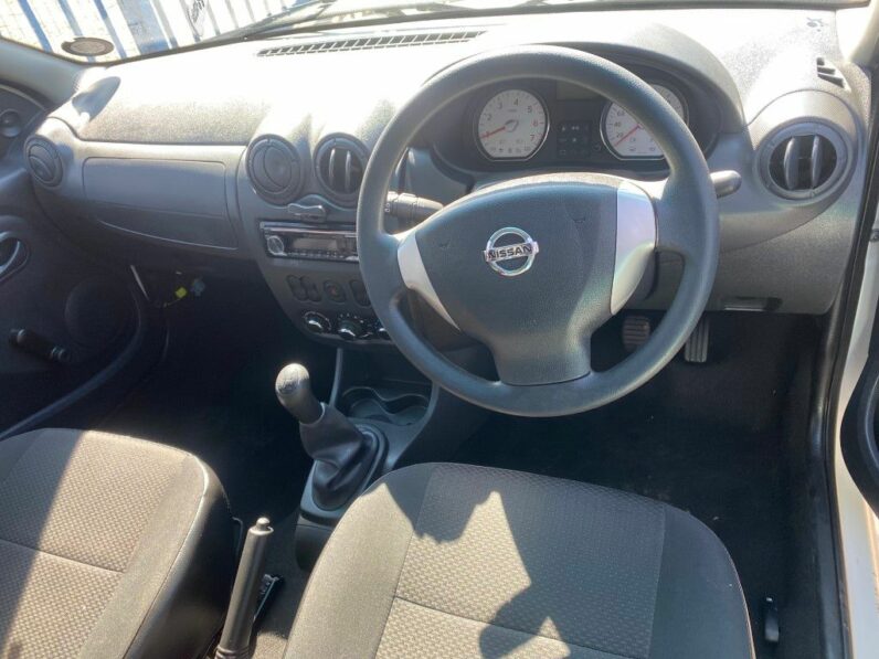 
								2023 NISSAN NP200 full									