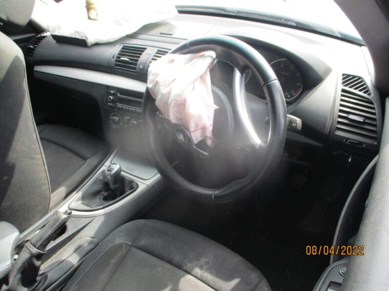 
								2011 BMW 116i 3DR (E81) full									