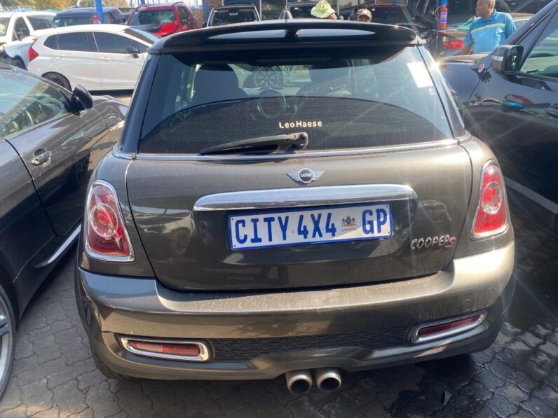 
								2013 MINI COOPER S A/T full									