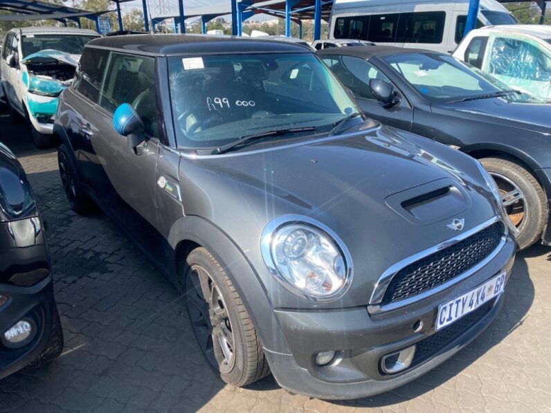 
								2013 MINI COOPER S A/T full									