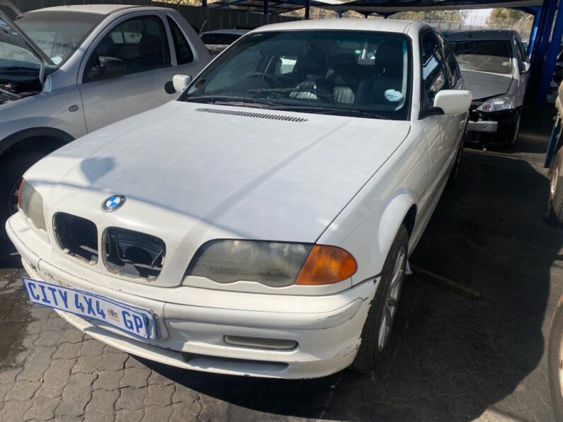 
								1999 BMW 320i full									
