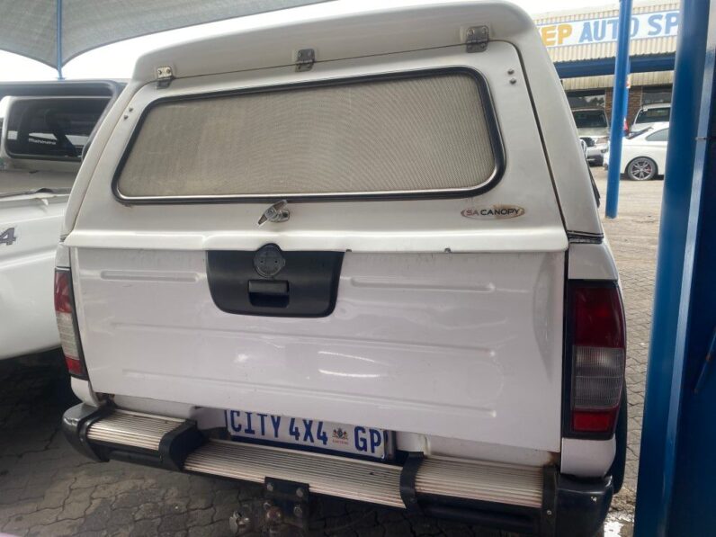 
								2014 NISSAN NP300 full									
