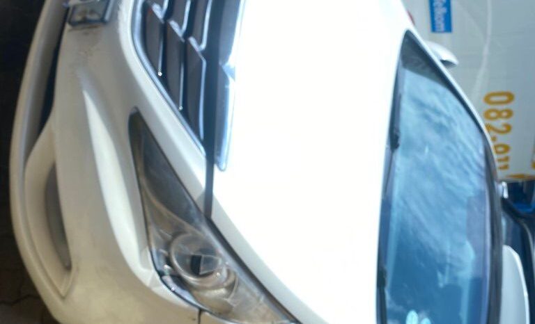 
								2011 HYUNDAI SONATA full									