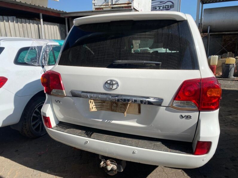 
								2013 TOYOTA LAND CRUISER 200 full									