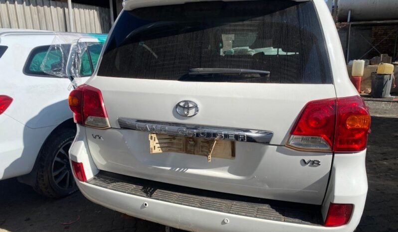 
								2013 TOYOTA LAND CRUISER 200 full									