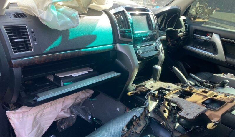 
								2013 TOYOTA LAND CRUISER 200 full									