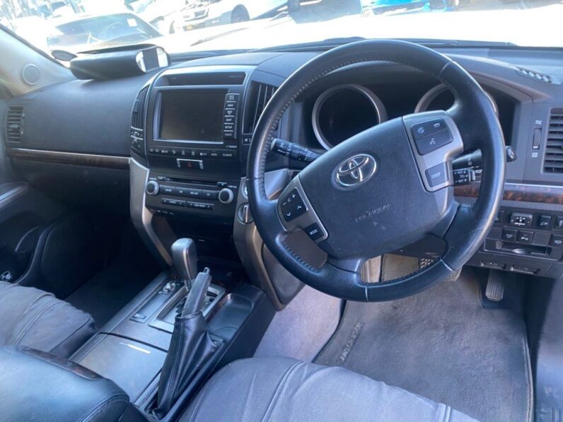 
								2010 TOYOTA LAND CRUISER full									
