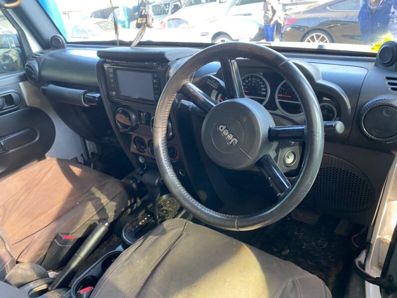 
								2008 JEEP WRANGLER 3.8 SAHARA full									