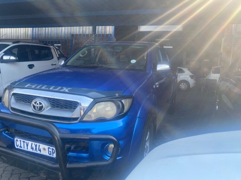 
								2005 TOYOTA HILUX full									