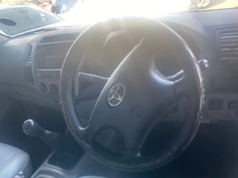 
								2005 TOYOTA HILUX full									