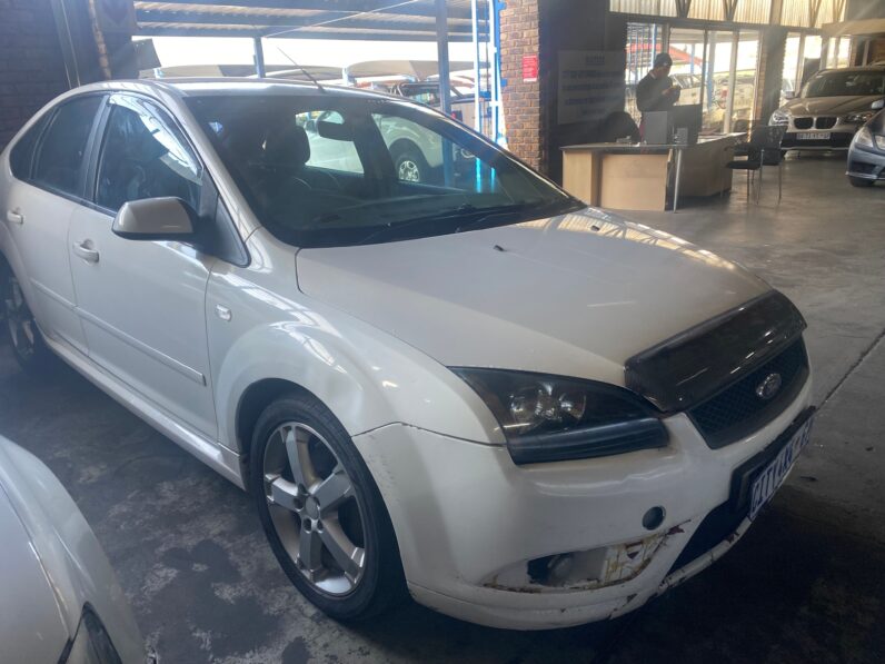 
								2006 FORD FOCUS full									