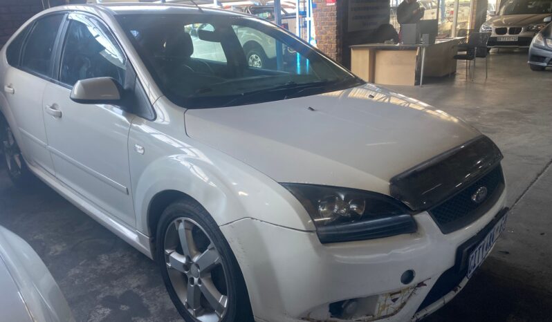 
								2006 FORD FOCUS full									